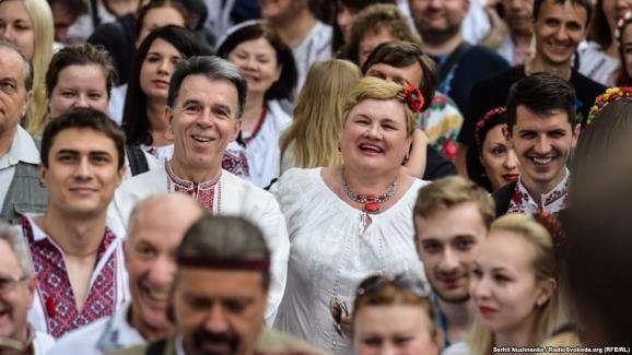 Святкування Дня Києва: українці влаштували Мегамарш у вишиванках. ФОТО. ВІДЕО