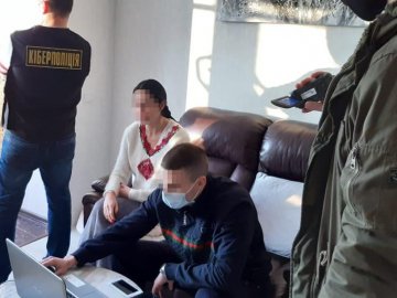 Уродженка Волині у Львові розповсюджувала в інтернеті порнографію, – ЗМІ