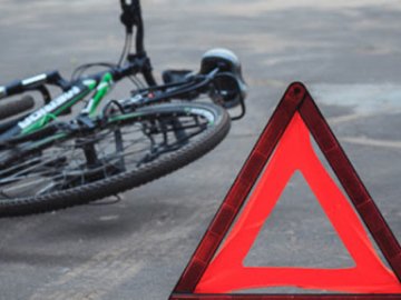 У Луцьку автомобіль збив велосипедиста 