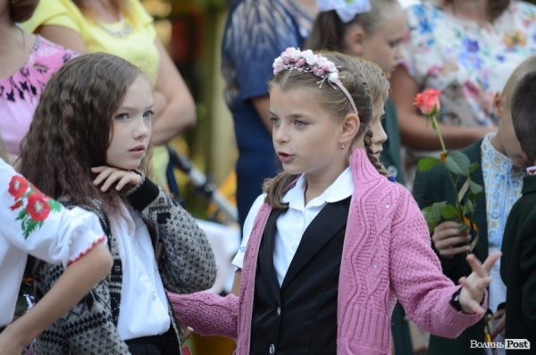 Перший дзвоник у луцьких школах. ФОТОРЕПОРТАЖ