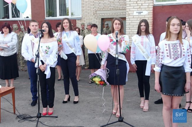 Останній дзвоник у Володимирі. ФОТО