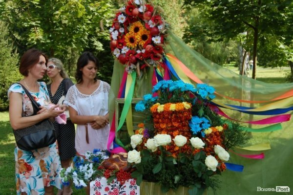 У День міста в Луцьку відбулося свято квітів. ФОТО