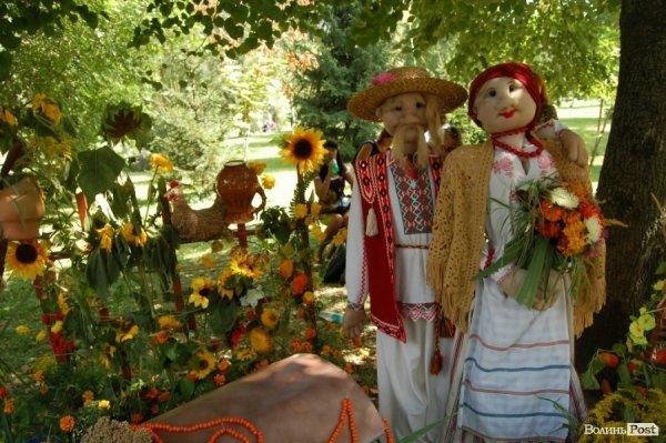 У День міста в Луцьку відбулося свято квітів. ФОТО