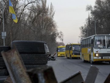 РФ насильно мобілізує українців, які гуманітарними коридорами виходять із зони бойових дій