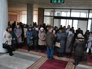 Працівники волинського санаторію «окупували» облраду, щоб підтримати продовження контракту з директором.ФОТО