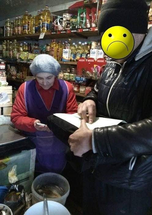 У Луцьку муніципали вилучили майже 70 літрів сурогату. ФОТО