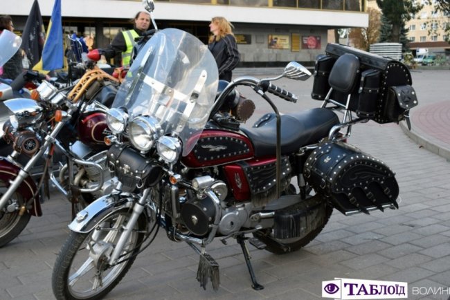 Байкери трьох країн зібралися в Луцьку, аби закрити мотосезон. ФОТО
