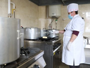 У Луцьку запрацювала відремонтована їдальня терцентру соціального обслуговування