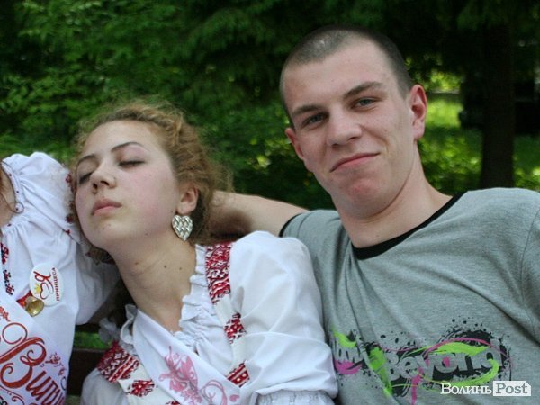 Як луцькі випускники гуляли останній дзвоник