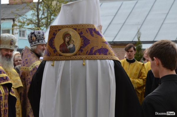 У Луцьк привезли мощі двох святих. ФОТО