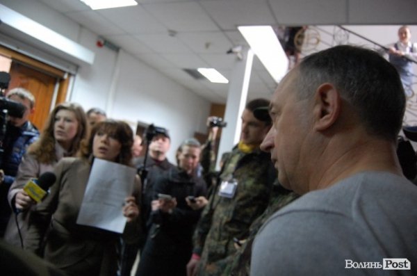 У Луцьку революціонери навідалися до «агентів Кремля». ФОТО