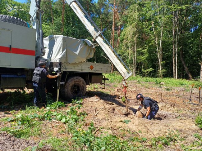 На Волині знешкодили 5 авіабомб та 4 артснаряди, які пролежали у землі близько 80 років