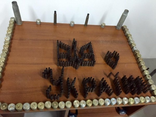 Сувенір від керівництва Волновахи для луцької делегації