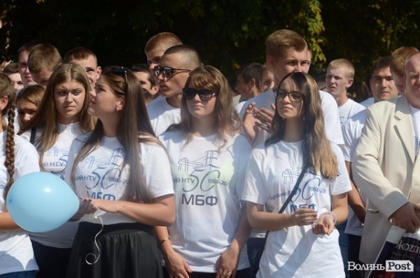 Нові студенти політеху пройшлися червоною доріжкою. ФОТОРЕПОРТАЖ