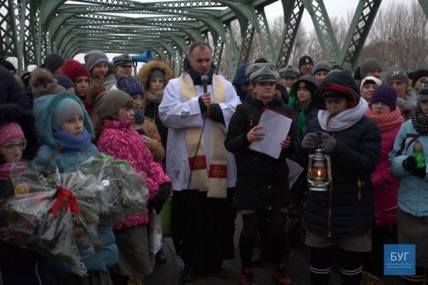На Волинь прибув Вифлеємський вогонь миру