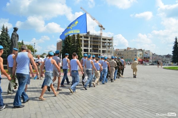 Луцьком пройшов «десант-парад». ФОТО