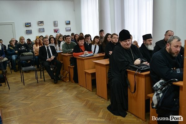 «Росіяни ховали цю книжку, щоб інші не побачили», - автор книги «Майдан і Церква»  у Луцьку. ФОТО