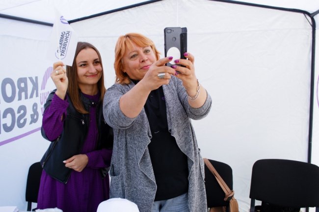 «Набираємо обертів»: чому працівники «Кромберг енд Шуберт Україна Лу» вийшли у центр Луцька з наметом*