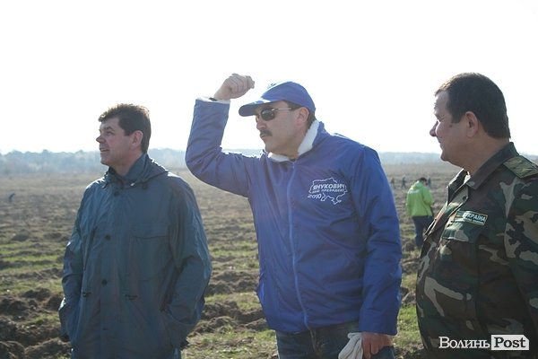 Луцьке сміттєзвалище посадовці обсаджують лісом. ФОТО. ВІДЕО