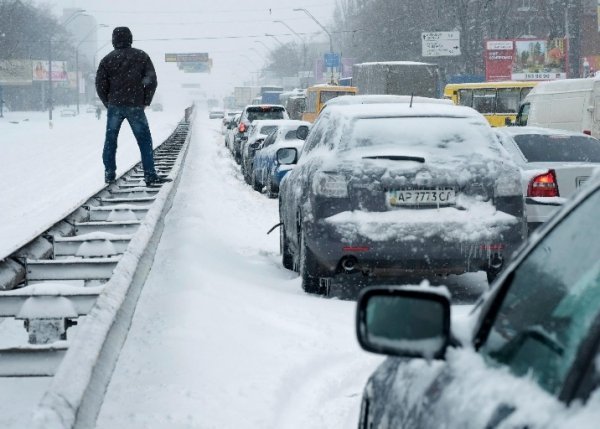 Фото Києва, заваленого снігом