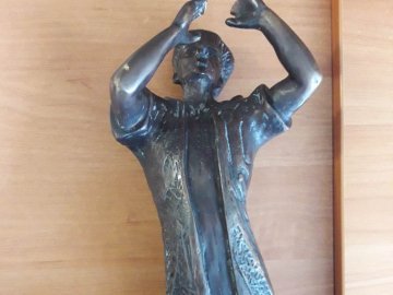 Скільки коштує скульптура кликуна, яку нещодавно вкрали у  Старому місті