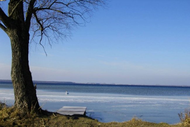 Опублікували зимові світлини мальовничого Світязю. ФОТО