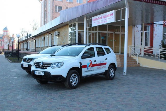Ковельська лікарня отримала два новенькі позашляховики. ФОТО