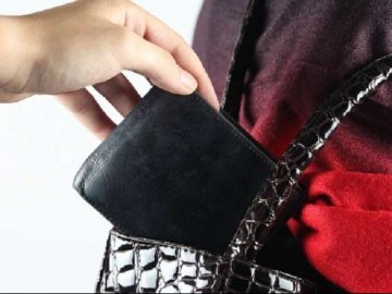 У начальниці казначейської служби у Маневицькому районі вкрали на роботі гаманець