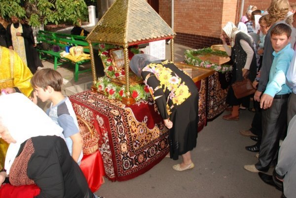 Луцьком хресною ходою пройшли священики. ФОТО