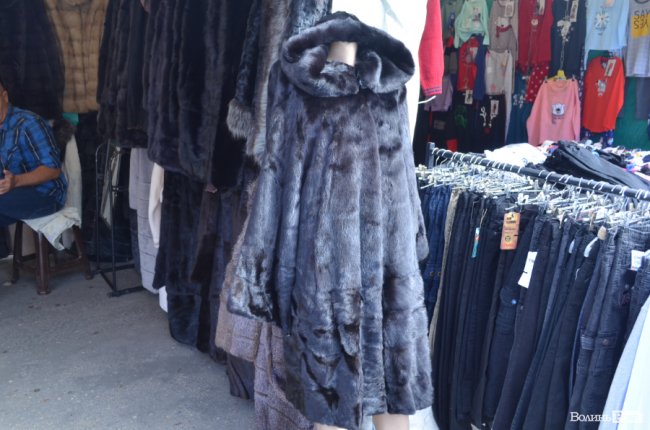 Місце для вигідного шопінгу: у Луцьку відкрився Харківський ярмарок*