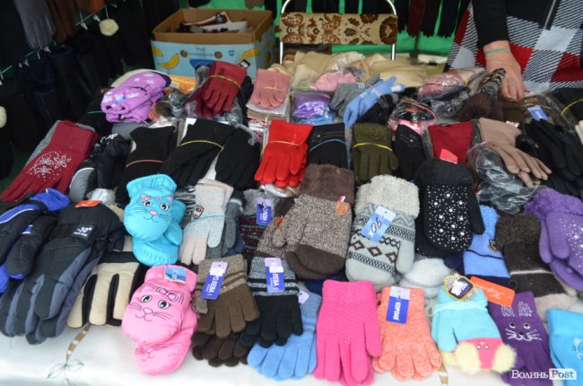 Місце для вигідного шопінгу: у Луцьку відкрився Харківський ярмарок*