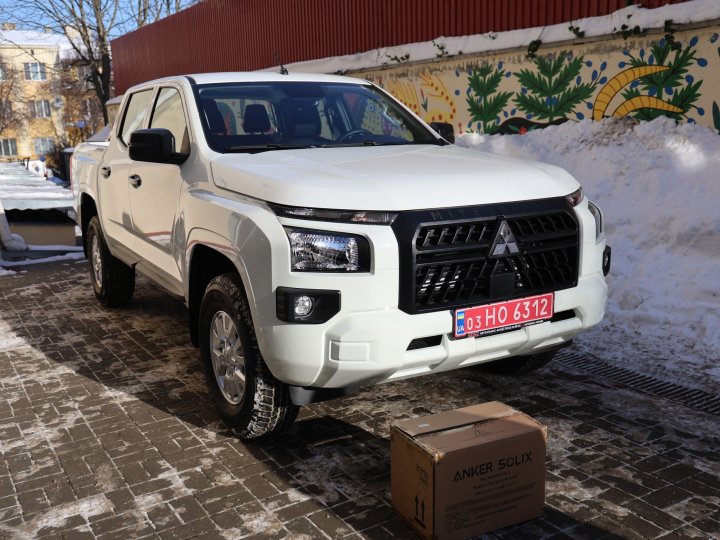 Луцька громада передала воїнам позашляховик. ФОТО