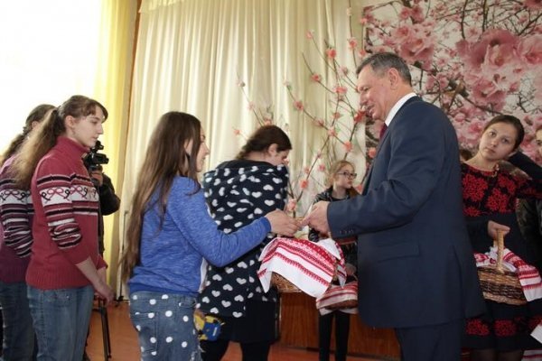 Делегація зі сходу приїхала побитися яйцями на Волинь. ФОТО