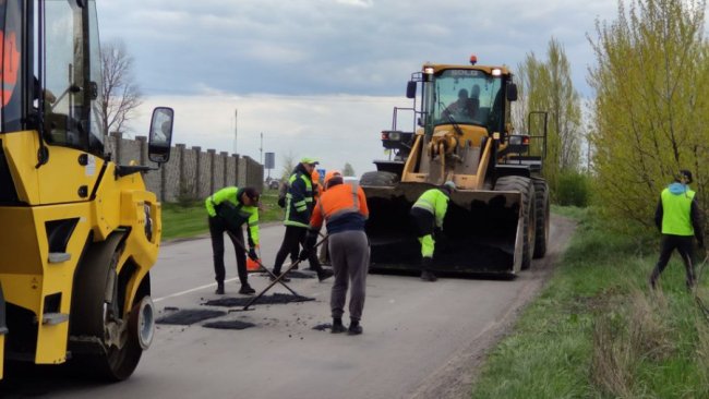 В Луцькому районі лагодять ділянку дороги обласного значення