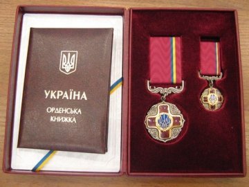 Янукович дав ордени двом жінкам з Волині