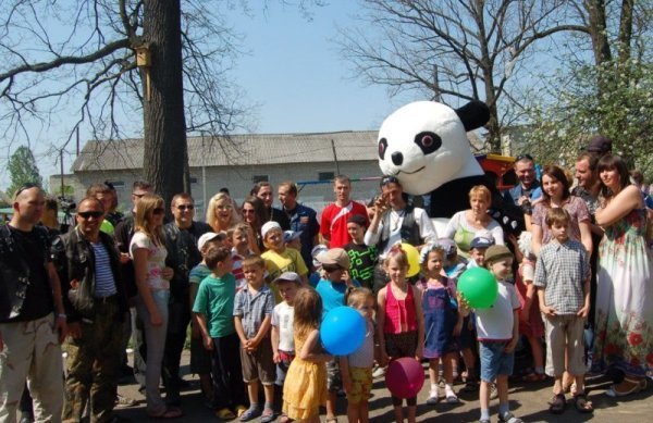 Байкери привезли дітям гостинці