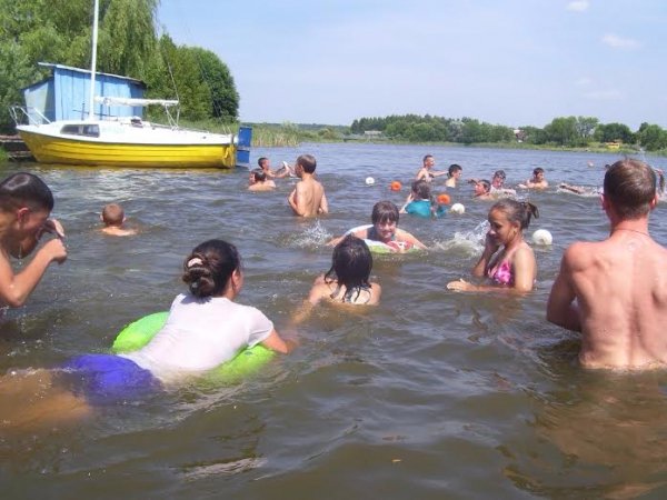 Спортивне свято для дітей-переселенців. ФОТО