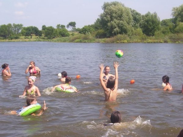 Спортивне свято для дітей-переселенців. ФОТО