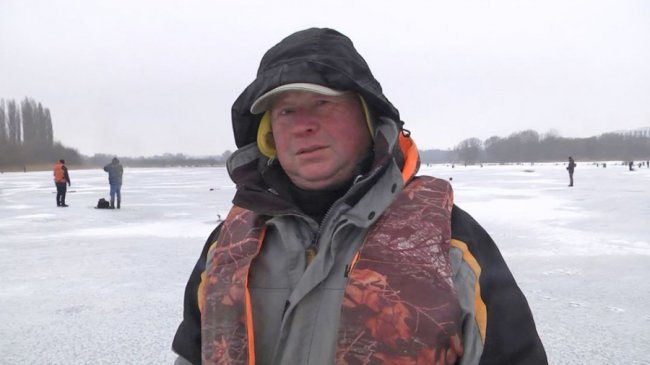 Волинські рятувальники показали, як врятуватися з-під криги.ФОТО.ВІДЕО