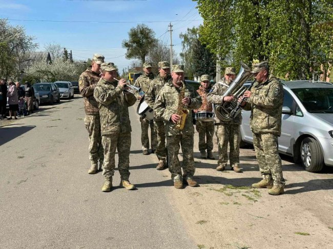 На Волині поховали воїна Володимира Харковця, який загинув минулого року