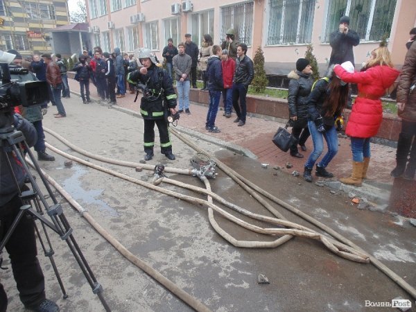 «Бойові дії» у центрі Луцька. ФОТО