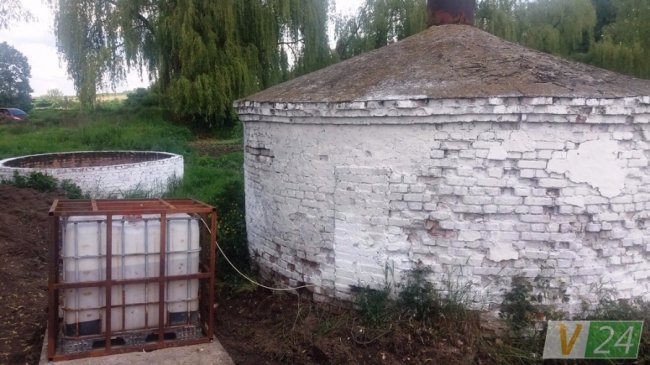 До каналізаційно-насосної станції, куди стікаються відходи виробництва та фекалії з Вересневого, під’єднали ємкість із знезаражуючою рідиною