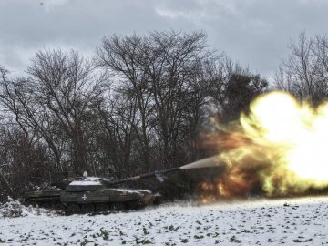 За добу українські воїни знищили майже 1300 окупантів, 37 артсистем, 40 БПЛА і 19 танків
