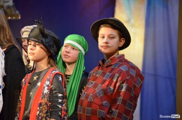 Віншування, янголи і різдвяне тепло: у Луцьку колядував фестиваль вертепів