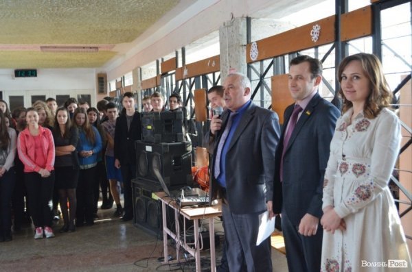 У луцькій «Батьківщині» придумали, як «відірвати» дітей від інтернету. ФОТО*