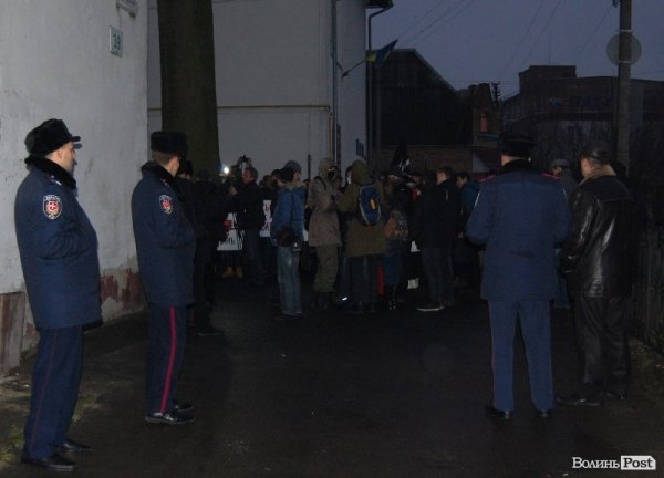 Політичні репресії по-луцьки: на активістку Євромайдану одягнуть електронний браслет. ФОТО. ВІДЕО