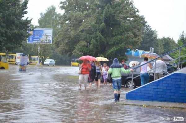 Як топило спальні райони Луцька. ФОТО