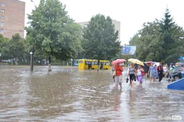 Як топило спальні райони Луцька. ФОТО