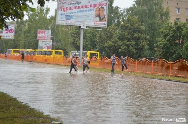 Як топило спальні райони Луцька. ФОТО