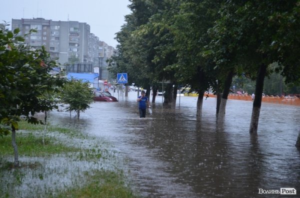 Як топило спальні райони Луцька. ФОТО
